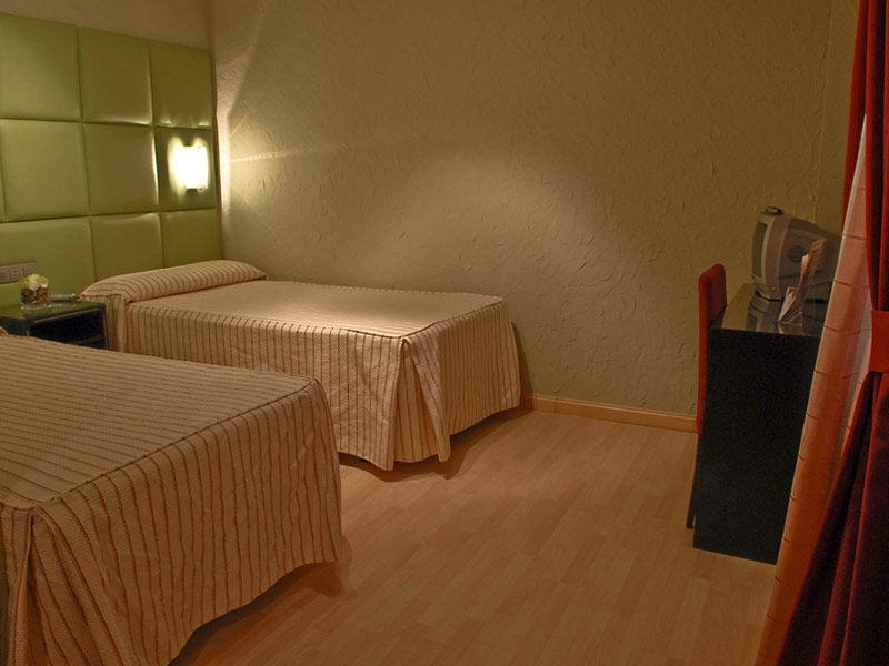 Hotel Presidente Granada Habitación foto